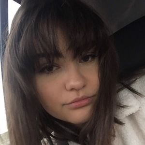 Meet your Posher, Elise